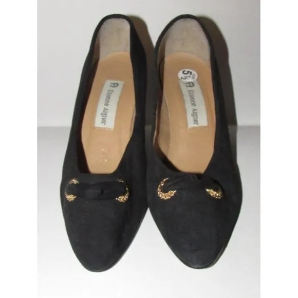Etienne Aigner, 'Linda' style, size 5.5M, black suede and leather, 2" kitten heel, almond toe pumps with a gold tone accent at the toes!