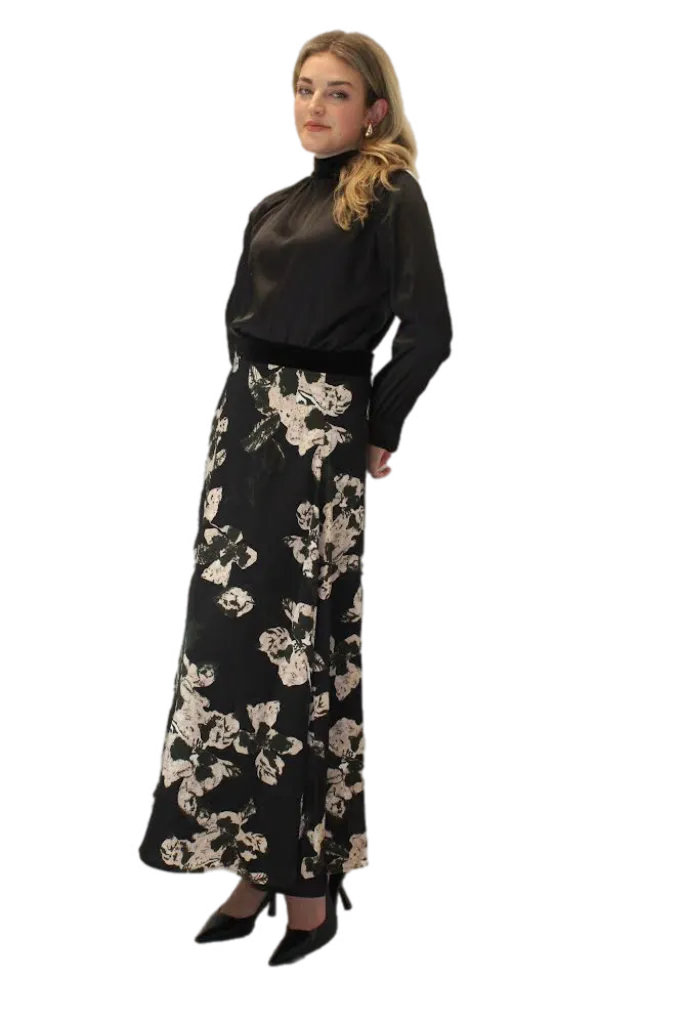 M Band Print Skirt