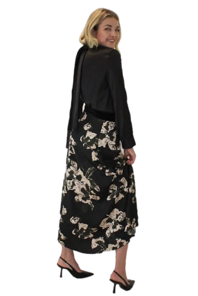 M Band Print Skirt