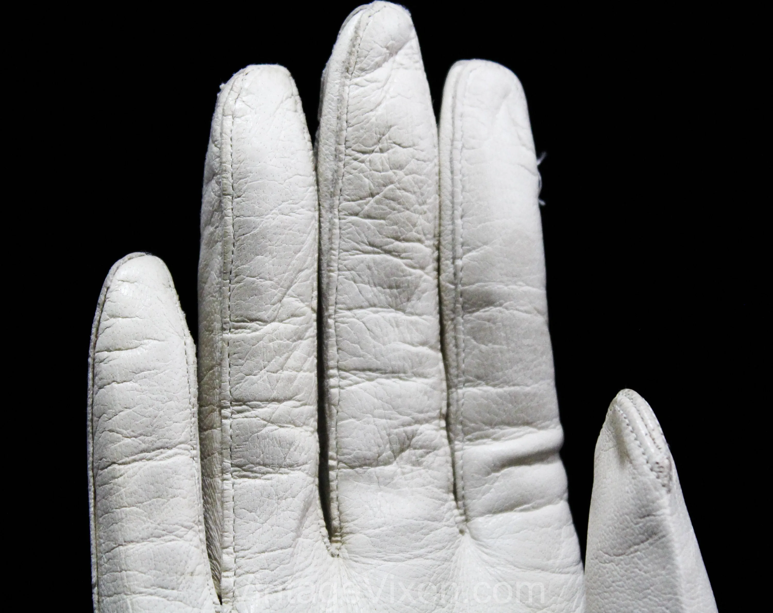 Size 6 1/2 1950s Ivory Bone Leather Gloves - Beautiful Table Cut Pair of Fine Top Grain Leather - Wrist Length 50s Van Raalte - Silk Lined