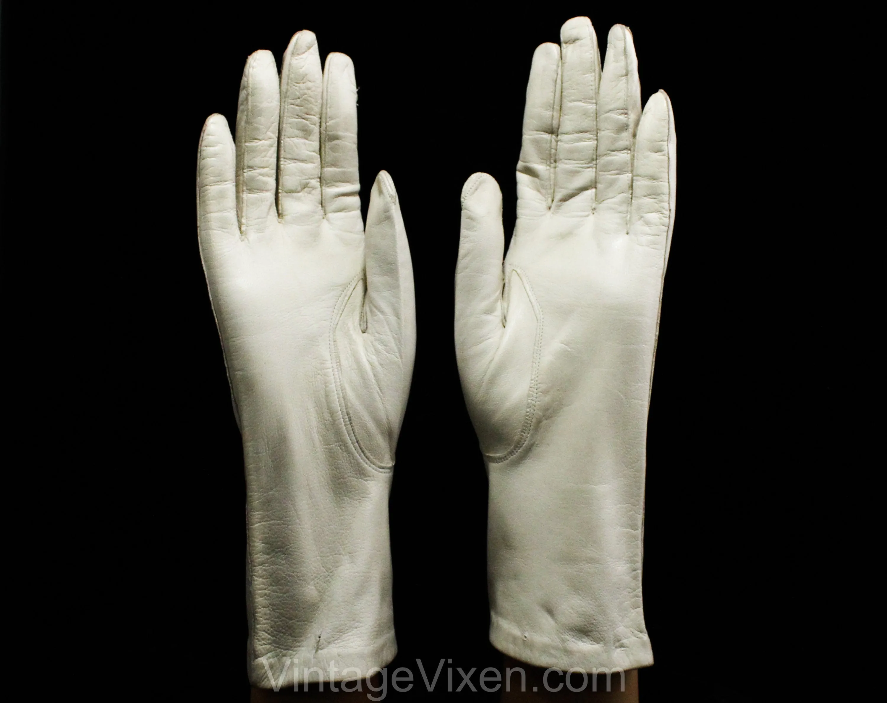 Size 6 1/2 1950s Ivory Bone Leather Gloves - Beautiful Table Cut Pair of Fine Top Grain Leather - Wrist Length 50s Van Raalte - Silk Lined